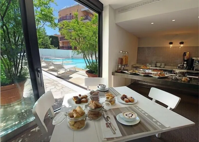 ホテル Europa Monetti 4*